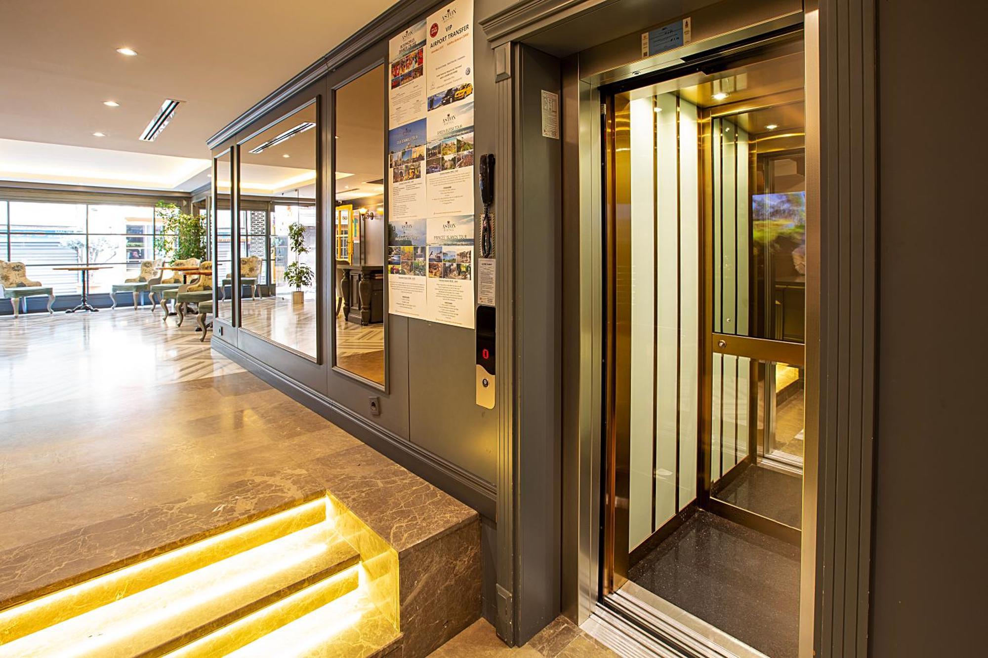 Aston Hotel Taksim Estambul Exterior foto