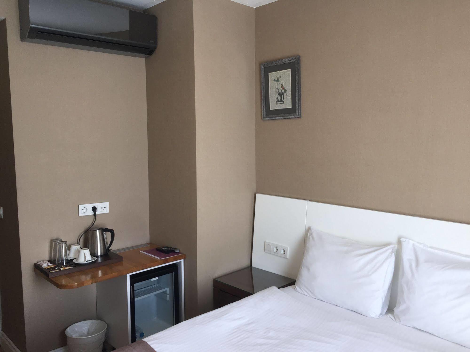 Aston Hotel Taksim Estambul Exterior foto